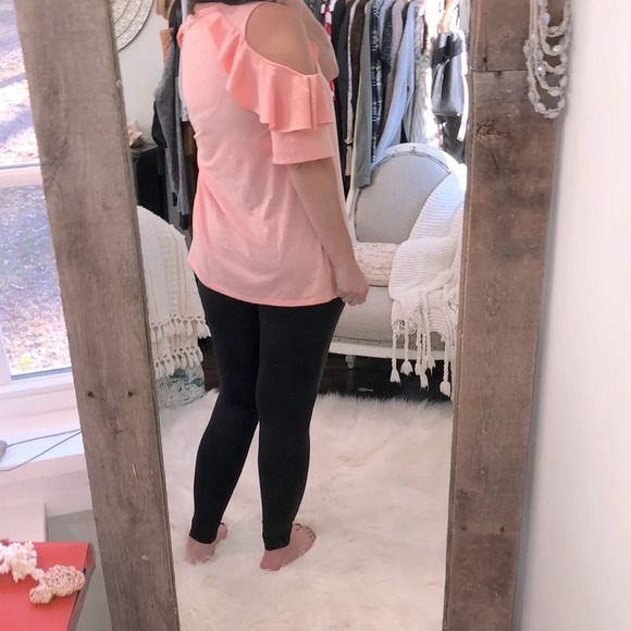 1.4.3 Story Lineup medium peach cold shoulder top - Picture 4 of 5